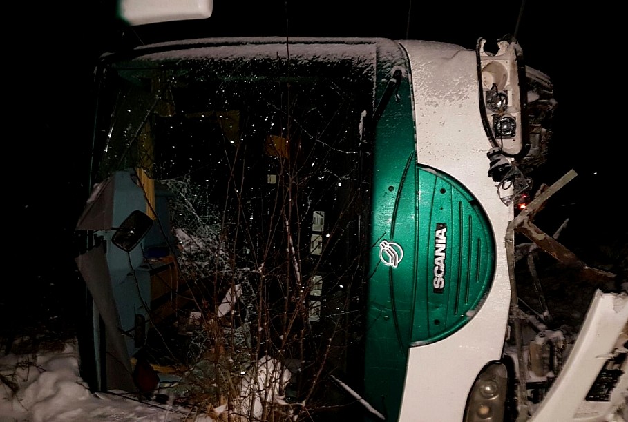 Autobusa avārijā uz Ainažu šosejas cietuši vairāk kā 20 bērni (Attēls 2)