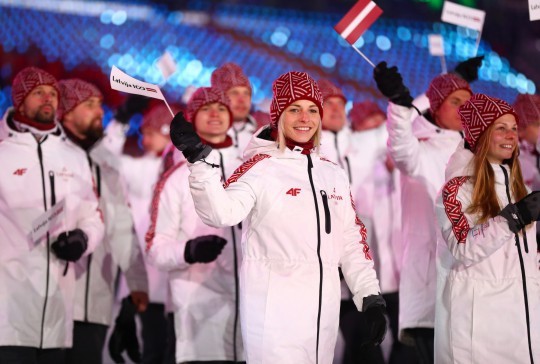Mēs lepojamies! Phjončhanā jau ceremonijas sākumā sagaida Latvijas sportistus (Attēls 0)