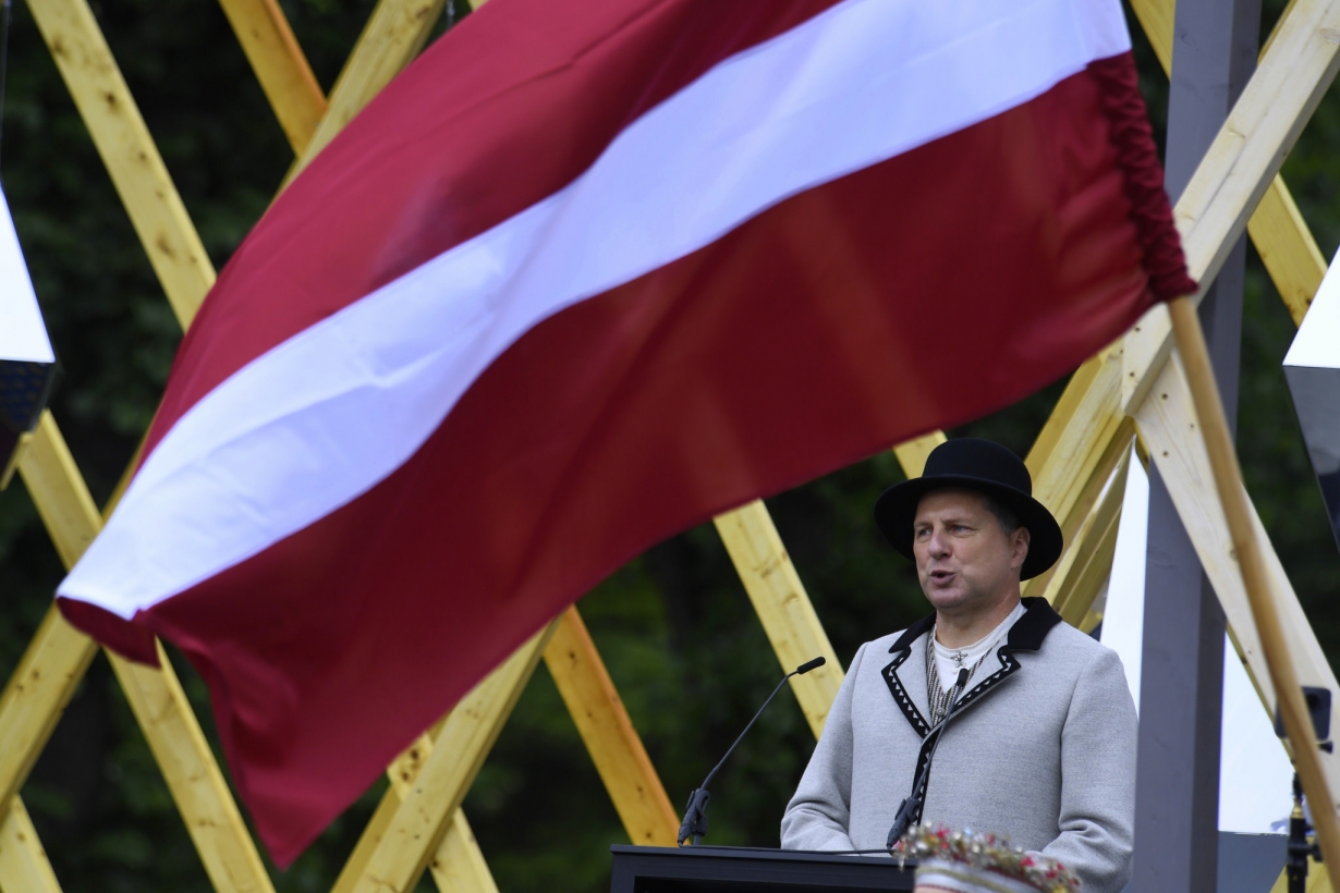 Lūk, šis skandāls iekļūs Latvijas vēsturē: Vējoņa izgāšanās un vaikstīšanās runa 2018.gada Dziesmu svētkos. VIDEO (Attēls 3)