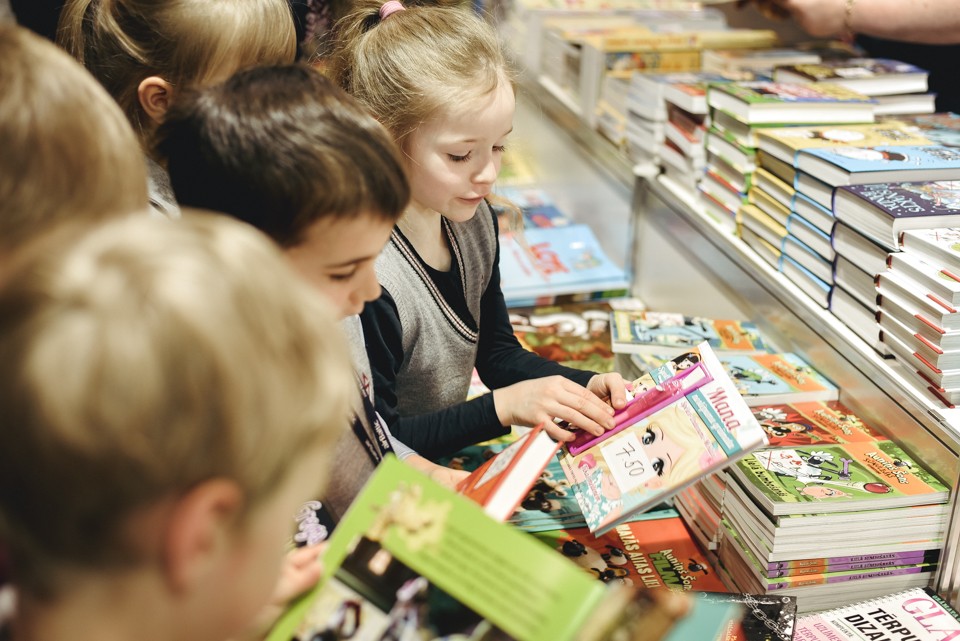 Aizraujoši piedzīvojumi bērniem un vecākiem Ķīpsalā - izstādes 'Skola 2019' un  'Latvijas Grāmatu izstāde' (Attēls 1)