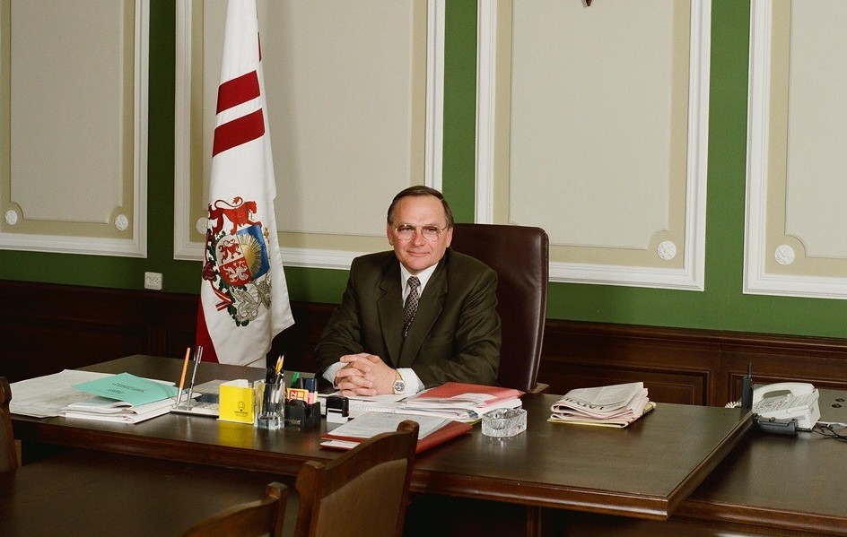 Viņsaulē aizsaukts Saeimas priekšsēdētājs, Latvijas neatkarības cīnītājs Alfrēds Čepānis. Žurnālistes Elitas Veidemanes atvadu vārdi (Attēls 0)