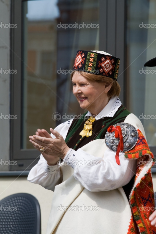 Vīķe-Freiberga sabiedrību aicina 'vēl paciesties līdz viņas nāves dienai' (Attēls 2)