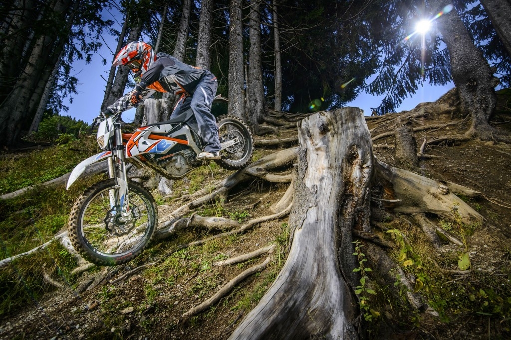 Kristers Serģis Ķīpsalā prezentēs sportisko elektromotociklu (Attēls 2)
