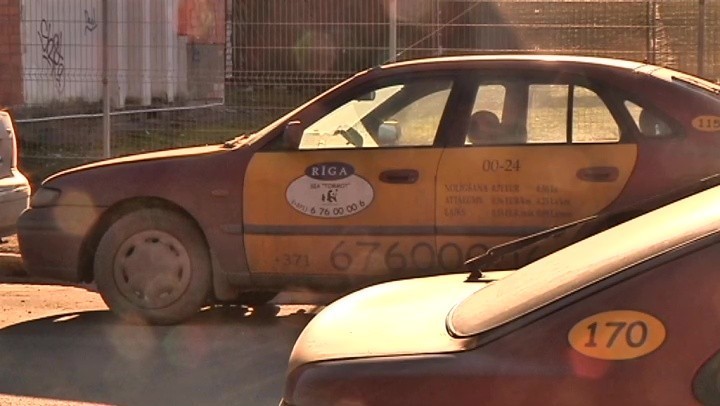 Priekšnieks parādu dēļ piekauj savu padoto – Panda Taxi šoferi (Attēls 0)