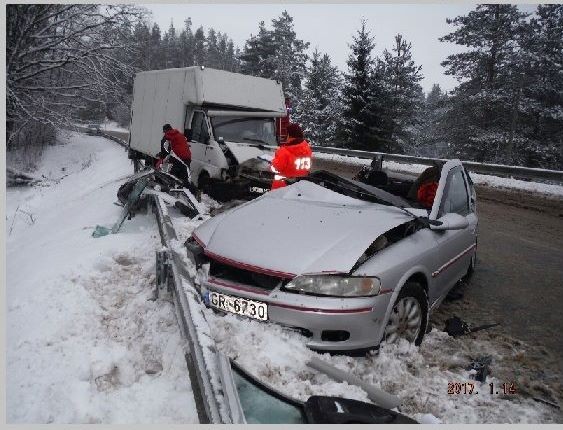 Riepu dēļ autokatastrofā Madonas novadā bojā iet divas sievietes  (Attēls 1)