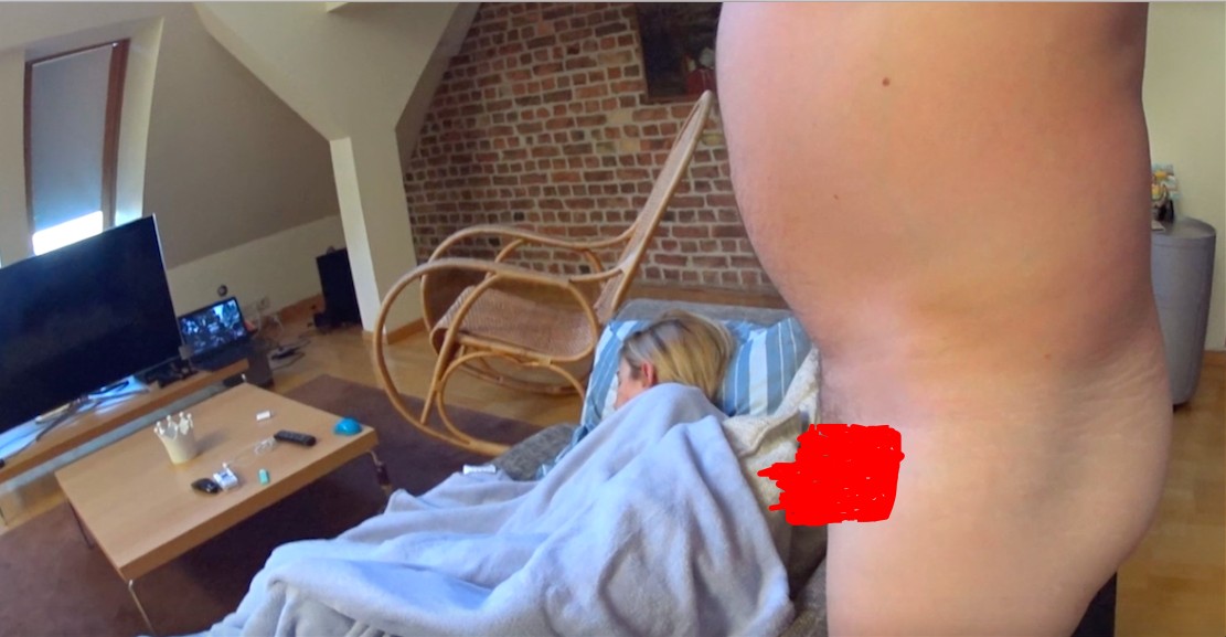Brēka ap video sēriju, kurā Artuss Kaimiņš filmē kailu savu draudzeni un sevi  (Attēls 1)