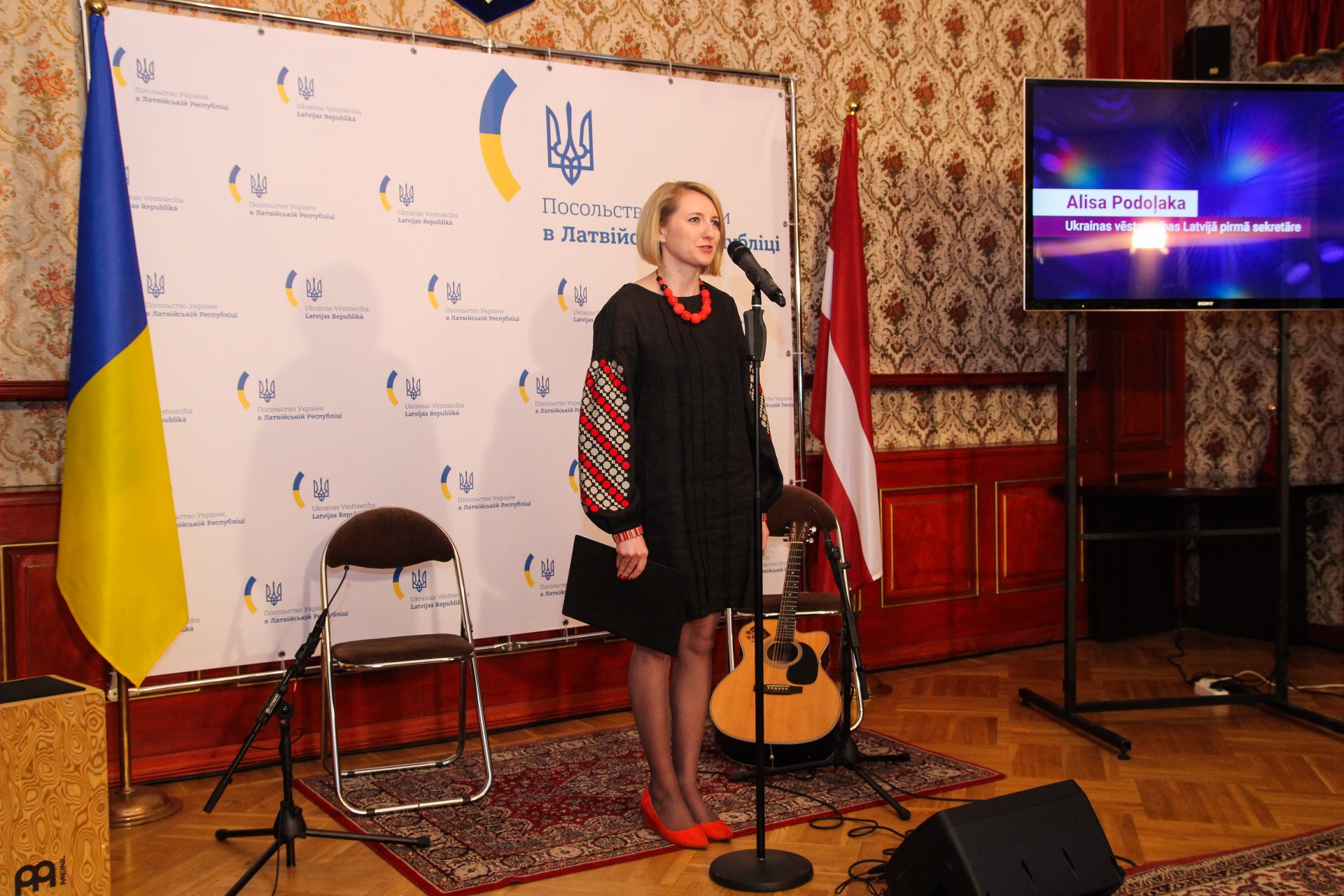 28 BILDES: Spilgtā Agnese Rakovska un Triānas Parks prezentācijā pirms Kijevas Eirovīzijas (Attēls 2)