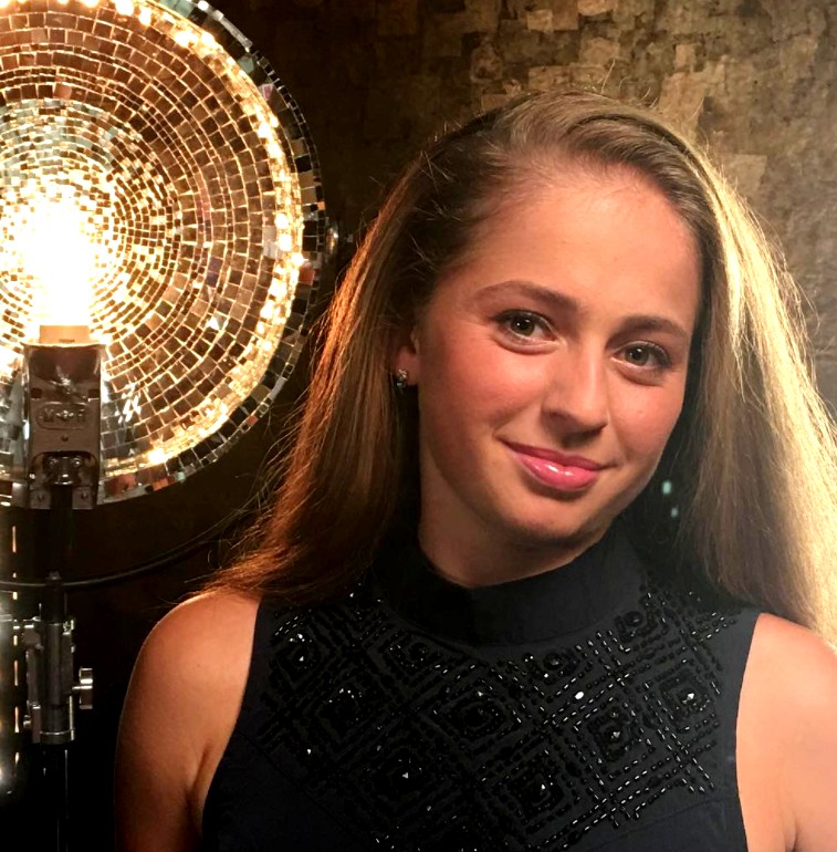 20 gadu vecumā uzreiz 2 miljoni eiro! Aļona Ostapenko Latvijas zelts un nākotne (Attēls 2)