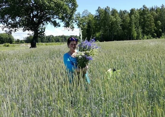 Atraitnis Andris Brīnums neilgi pēc Sandras bērēm atrāda jauno mīļoto sievieti (Attēls 0)