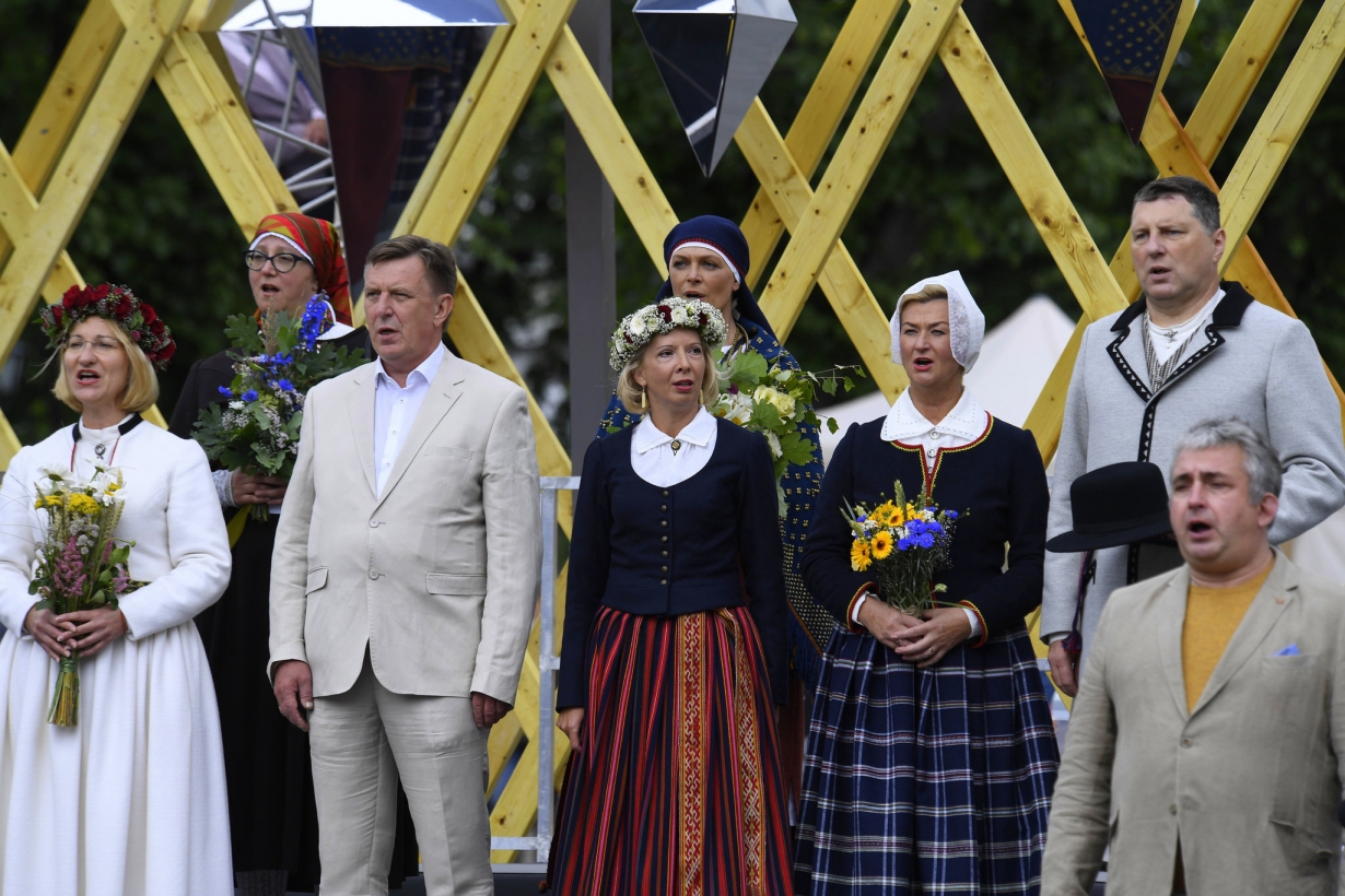 Lūk, šis skandāls iekļūs Latvijas vēsturē: Vējoņa izgāšanās un vaikstīšanās runa 2018.gada Dziesmu svētkos. VIDEO (Attēls 2)