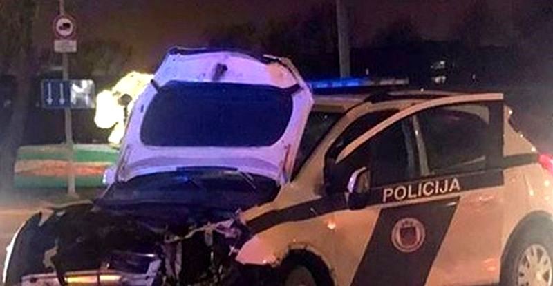 Valsts policijas džips milzu ātrumā ietriecas Audi. Autokatastrofā cietuši divi mazi bērni un abi policisti (Attēls 0)