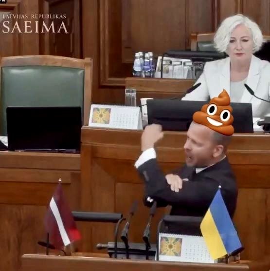 Alvis Hermanis: Ja rosļikovu neaizvāksim, gaidiet tankus Rīgas ielās jau rudenī (Attēls 0)