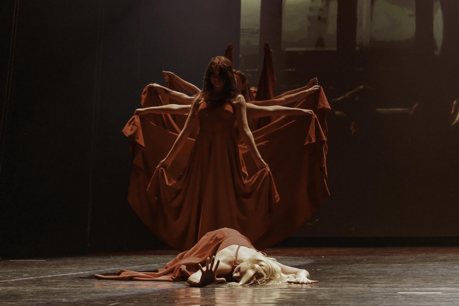 Ar ķermeņa plastikas spēku, mūzikas intensitāti un kustību skaistumu! Ielūdz Darinas Kudļajevas deju teātris DK Dance Theatre (Attēls 3)
