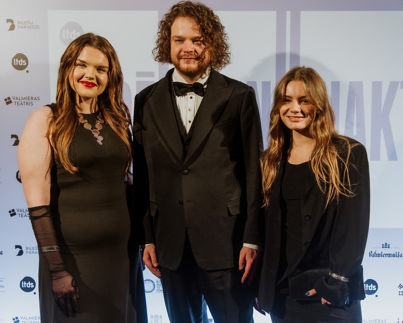 Palīdzēsim arī mēs! Latvijas vadošie mākslinieki sadodas rokās, lai palīdzētu glābt izcilā Valmieras teātra aktiera Aigara Vilima dzīvību (Attēls 0)