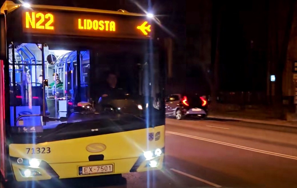 Atā, dārgie taksometri, par 70 EUR!!! 22. autobuss 365 dienas gadā tagad kursē katru nakti: RĪGAS CENTRS - LIDOSTA RĪGA - RĪGAS CENTRS (Attēls 2)