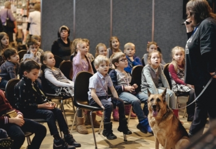 Studēt ārzemēs vai Latvijā? Atbildes meklējamas grandiozajā izstādē Skola 2023 Ķīpsalā