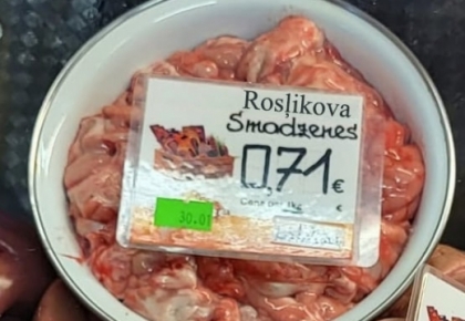 Alvis Hermanis: Ja rosļikovu neaizvāksim, gaidiet tankus Rīgas ielās jau rudenī