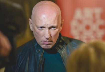 Ar sirdi plosošu vēsti... Alvis Hermanis 