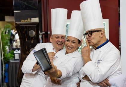Jaunas idejas, izsmalcinātas garšas un ņammīgas degustācijas izstādē Riga Food 2025 Ķīpsalā